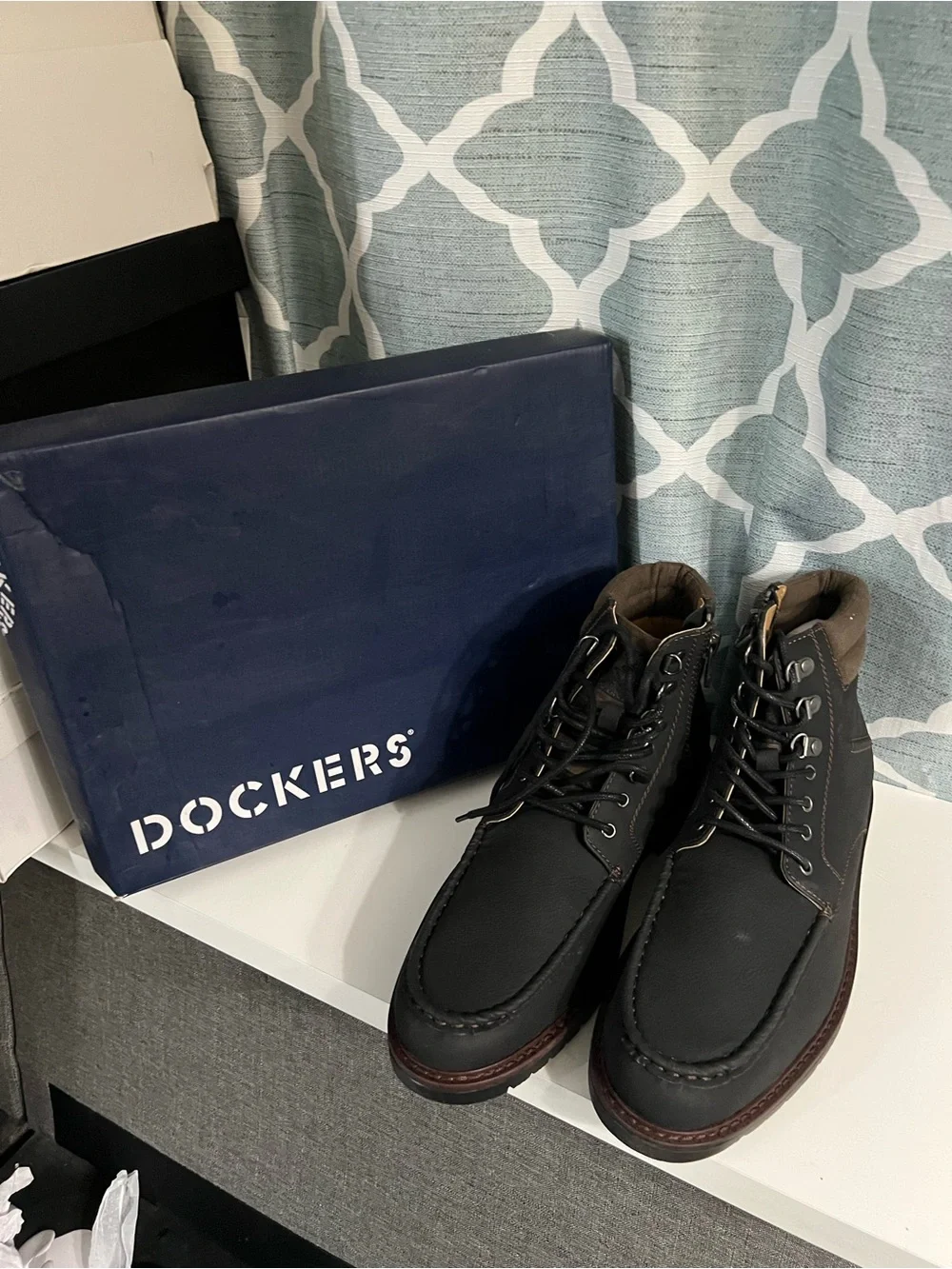 Dockers Men's Black Leather Lace-Up Moc Toe Boots with Side Zipper